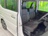 運転席シート廻りは使用感も少なく、良好な状態となっています。丁寧に使われていたことがよくわかりますね。
