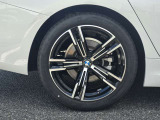 右後リヤ 255/40R18
