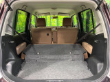 普段のお買い物や通勤、送迎等に十分な荷室スペースを確保しております。セカンドシートを倒すと、大きな荷物の積載も可能です♪