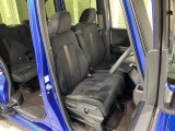 乗降がしやすい運転席。高さが調節できて小柄な女性でもベストポジションをとることができます。