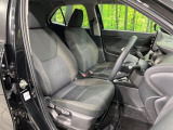 運転席まわりには十分なスペースがあり、大柄な方でもゆったり運転していただける環境です。