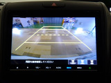 バックカメラの画像です。ガイドラインがスムースな車庫入れをサポートいたします!車庫入れの安心感がアップしますね☆