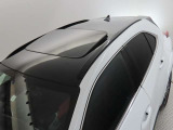 【ムーンルーフ】開放的なパノラマルーフやムーンルーフで車内も明るく開放感も!