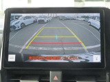 バックカメラ付き♪車庫入れ、バックでの駐車時に後方が見える事での安心感は大きいです☆一度装備したら外せなくなるアイテムです♪