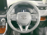 【純正革巻きステアリング】上質な革を使用することで、手にしっかり馴染みとても運転しやすいハンドルです♪