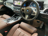 ☆センターパネルを運転席側に僅かに傾けたBMW独特のインパネ☆【駆け抜ける歓び】はここからもスタートしております☆