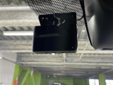 【ドライブレコーダー】映像・音声などの運転中の記録を残します。事故などを起こした起こされた時の証拠になりえますので、もしも時でも安心ですね。