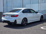 この度は弊社認定中古車をご覧いただき誠にありがとうございます。弊社はBMW 正規ディーラーですので遠方のお客様も安心してご購入下さい。ご不明な点がございましたらお気軽にお申し付けください。