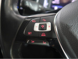◆クルーズコントロールにレーダーセンサーを組み合わせ、先行車を測定し設定されたスピードを上限に自動で加減速を行います。一定の車間距離を維持することで、長距離走行でのドライバーの疲労を低減させます。