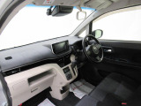 ダイハツのお店では、ダイハツ車を知り尽くしたプロフェッショナルが、専用の診断機器を使って各システムを点検しております。