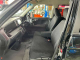 助手席も運転席同様に広く過ごしやすくなってます。