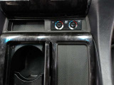 運転席・助手席は共にシートヒーター付なので、寒い日の朝の通勤も快適です♪