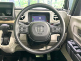 インテリアに合わせたデザインのステアリングは、運転される方のことも考え、運転しやすい形状、大きさです。是非一度、実際に触ってお確かめください。