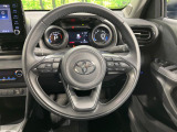インテリアに合わせたデザインのステアリングは、運転される方のことも考え、運転しやすい形状、大きさです。是非一度、実際に触ってお確かめください。