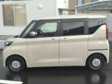 【横滑り防止装置】『急なハンドル操作時や滑りやすい路面を走行中に車両の横滑りを感知すると、自動的に車両の進行方向を保つように車両を制御します。』