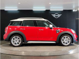 ☆MINIの車の始まりは大人四人がギリギリ乗れるコンパクトな車です!!今となっては3ナンバーですが、もともとは5ナンバーの車でした!!
