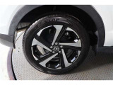 純正アルミホイール【タイヤサイズ195/60R17】