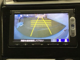 バックモニター付きで、車庫入れやバック時の後方確認をサポート。