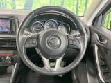 【純正革巻きステアリング】上質な革を使用することで、手にしっかり馴染みとても運転しやすいハンドルです♪