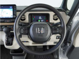【Honda SENSING】 カメラ等装置で精度の高い検知能力を発揮、安全運転を支援します。ステアリング上のコントローラーに注目!