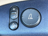 【電動格納ミラー】サイドミラーは電動格納式となっており、狭い駐車場でもキズがつくリスクを抑えられます。