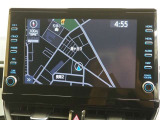 純正ナビを装備。タッチパネル式で使いやすく、お出かけもラクラクです。