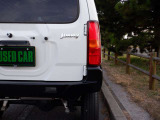 副変速機付きパートタイム4WD。4Hと2Hの切り替えは走行中でも可能で、エアロッキングハブを利用したドライブアクション4×4と呼ばれるシステムを採用することで、2WD走行時には前輪を駆動系から切り離す。