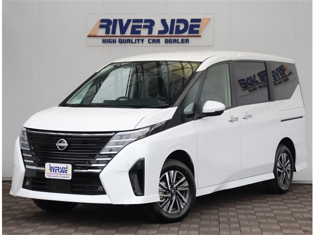 セレナ2.0 ハイウェイスター V 4WD未使用車 純正12.3型メモリーナビ フルセグ