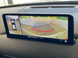 【360°ビューモニター】専用のカメラにより、上から見下ろしたような視点で360度クルマの周囲を確認することができます☆死角部分も確認しやすく、狭い場所での切り返しや駐車もスムーズに行えます。