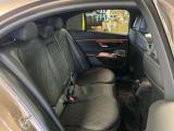 メルセデス・ベンツの定める厳しい基準をクリアしたお車のみをご案内させて頂きます。納車前整備はメーカー規定に基づき当店3Fの指定工場で入念に行なわれます。熟練のメカニックがお客様のお車を整備致します。