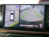 アラウンドビューモニター搭載!クルマを上空から見下ろしているかのような映像で、スマートに駐車でき、周囲の安全をひと目で確認できますね(^^)