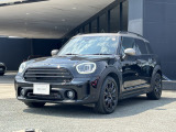 「ミニクロスオーバー」が新しく入庫いたしました。こちら当社自慢のお車です。まずはご覧になってください!いろんなところをチェックできます。