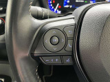 運転中、オーディオの操作をしてて、ハッとしたことはありませんか?ステアリングスイッチは、運転中でもハンドルでオーディオの操作が可能です。安全なドライブをサポートします。