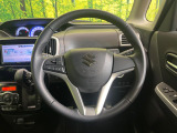 【純正革巻きステアリング】上質な革を使用することで、手にしっかり馴染みとても運転しやすいハンドルです♪