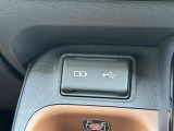 ★USB充電端子★スマートフォンやタブレットの充電ができるように!