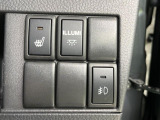 【シートヒーター】寒い日に重宝するシートヒーター!エアコンより早く温まってくれるので寒がりの人も安心ですね♪エアコンの温風は乾燥するから苦手、という方にもをおすすめです。