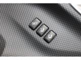 運転席にはシートポジションを記憶させることが出来るメモリー機能付き!不意に動かせれても安心ですね。