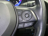 【レーダークルーズコントロール】(全車速追従機能付)付きです。車速に応じて追従支援してくれるので、ロングドライブも快適です。詳細は販売店スタッフまでおたずねください。