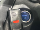 【エンジンスターター】離れた場所からでもリモコンでエンジン始動が可能。乗車前始動で夏場&冬場に大活躍!