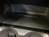 【ワイヤレス充電】ケーブルなしで置くだけで簡単に充電できるとても便利な装備です♪