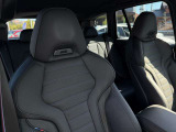 BMW専門のメカニックが、100項目にも上るポイントを徹底的にチェック。交換基準に達した部品があれば、弊社負担にて交換後、お客様へご納車致します。