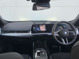 BMW専門のメカニックが、100項目にも上るポイントを徹底的にチェック。交換基準に達した部品があれば、弊社負担にて交換後、お客様へご納車致します。
