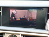 『1台』のお車に対して、3名体制で日々議論を重ね仕入れを行っております。