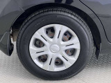 【純正ホイールキャップ装備】純正なのでバチっと決まっていてかっこいいですね☆