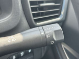 オートライトスイッチです。トンネルなど車外の明るさを感知して自動でヘッドライトを点灯します。