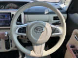 毎日触れるハンドル部分もキレイに保たれています♪もちろん安全を守るエアバックも装備しているので、安心です!