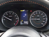 【メーターパネル】素早く車の情報が読み取れる、視認性に優れたシンプルなデザインのメーターパネルです。