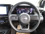 運転が楽しくなる明るく開放的な運転席まわりです。