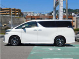 リヤのスライドドアは左右ともに電動で開閉させることができます。リモコンキー・運転席にあるスイッチでも開閉をコントロールできます。