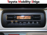 お好み温度に設定すると自動で調整してくれるオ-トエアコン装着車です。